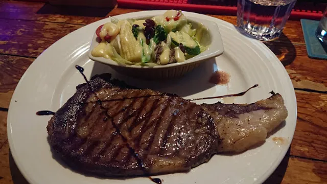 胖廚西式音樂餐廳（牛排,德國豬腳,調酒,生啤酒,無限暢飲）-北區音樂餐廳|牛排首選|聚餐首選|推薦牛排餐廳|德國豬腳|人氣音樂餐廳|深夜餐酒館|打卡餐酒館