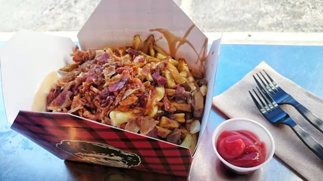 Smoke's Poutinerie (21st Street)