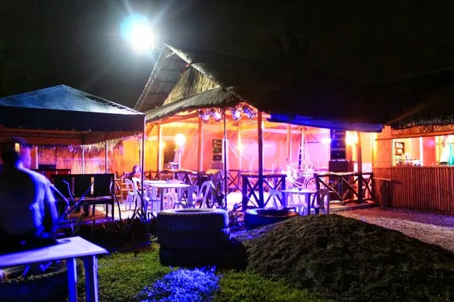 Rushie's Point Bar & Resort