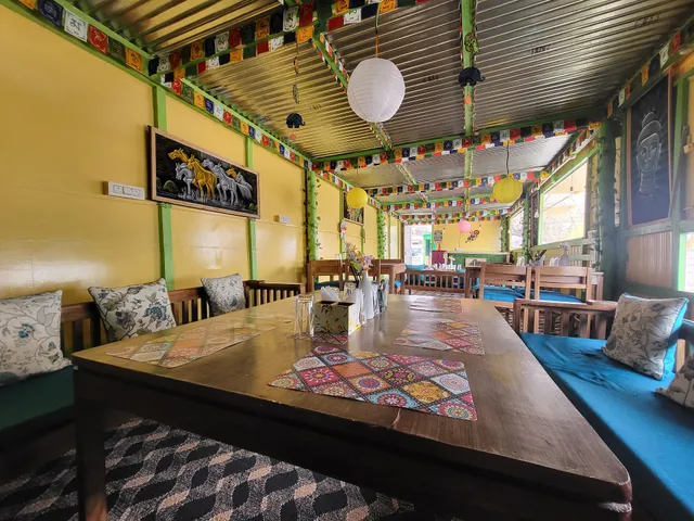 The Black-Necked Crane Restaurant