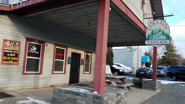 Lakeside Tavern