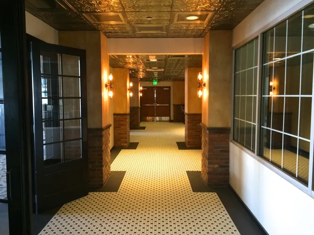 B & B Floor Coverings Inc