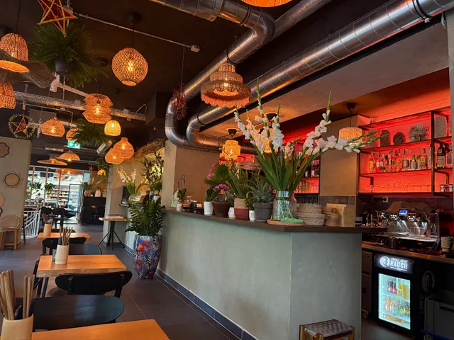 Phuong Dong Restaurant