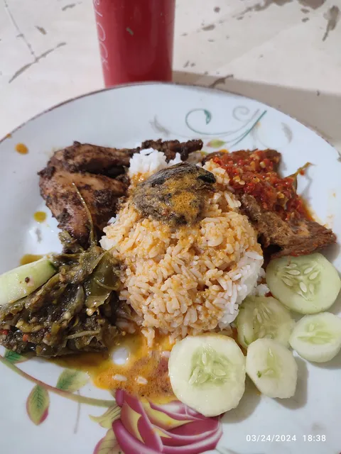 Sari Mande Padang Food