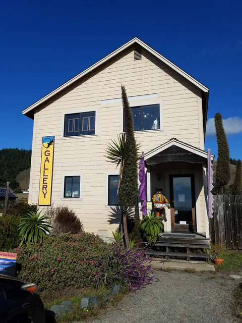 Artist's Collective in Elk