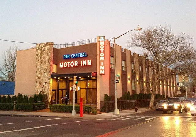 Par Central Motor Inn