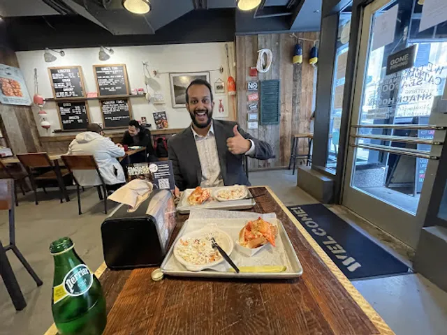 Luke's Lobster City Hall