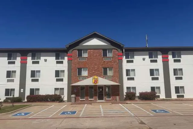 Super 8 by Wyndham College Station