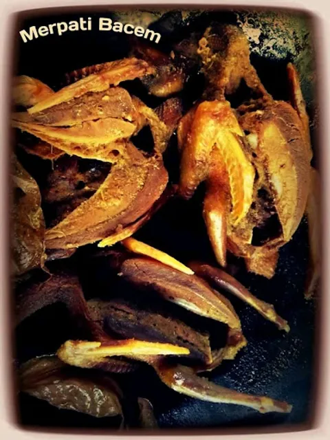 Warung Makan Tonggak Mahoni