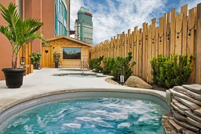 Niagara Falls Marriott on the Falls