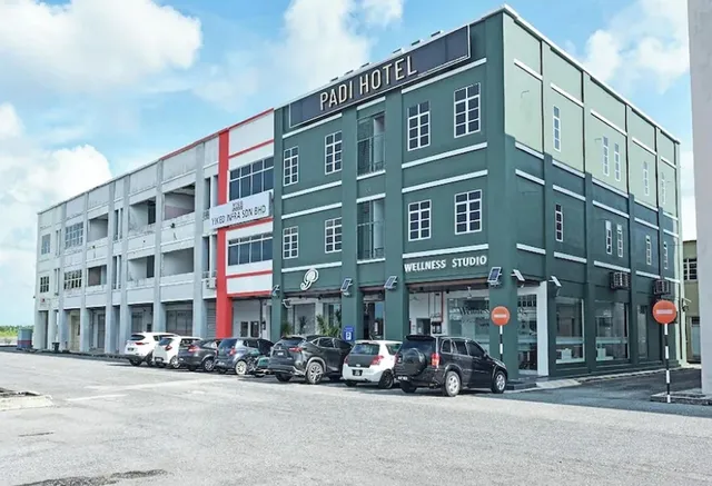 Capital O 90882 Padi Hotel