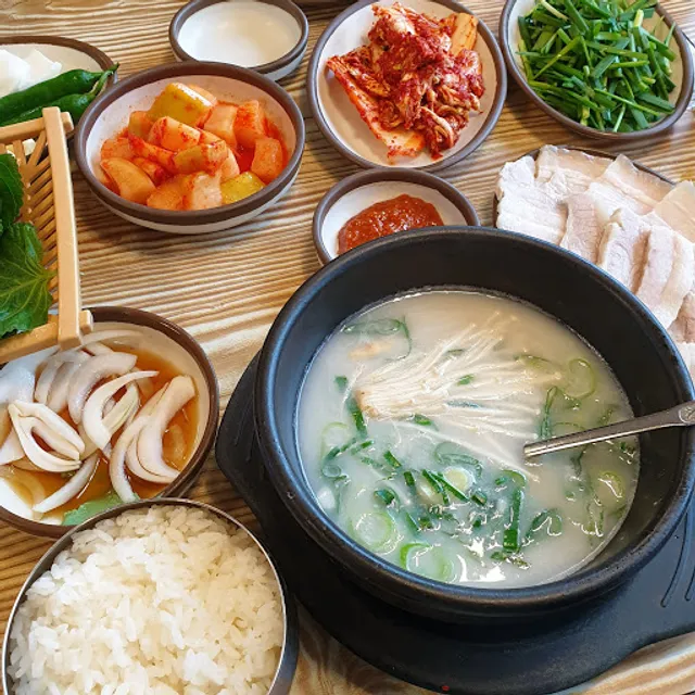 다원가마솥한방돼지국밥