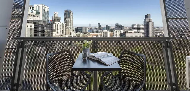 Oaks Melbourne on William Suites