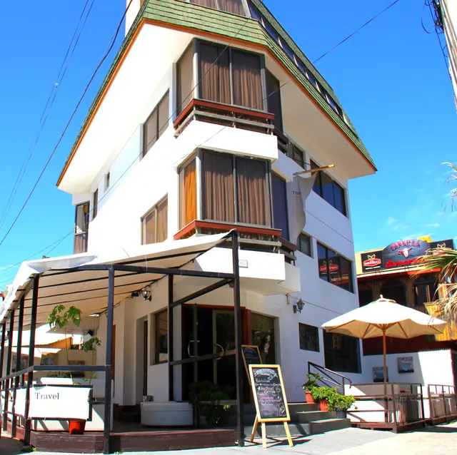 Travel International Hostal Café