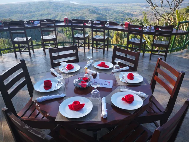 Tiko Restaurante Mirador - International and local cuisine, and delicious homemade ASIAN Food