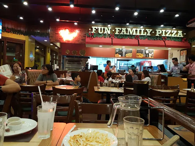 Shakey's Pizza Parlor Commonwealth