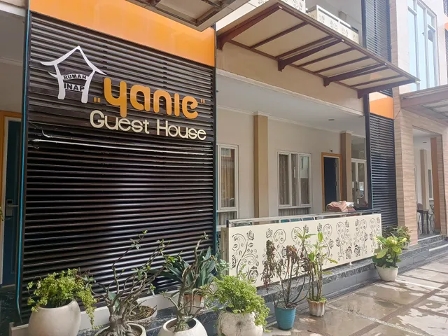Yanie Guest House