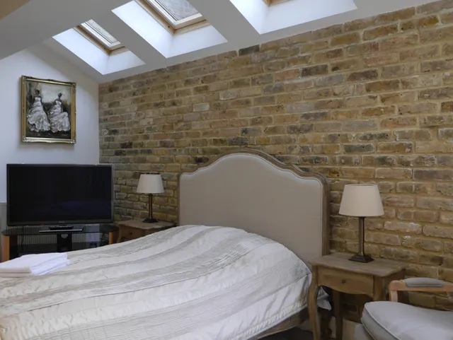 Goodenough Guesthouse Hotel