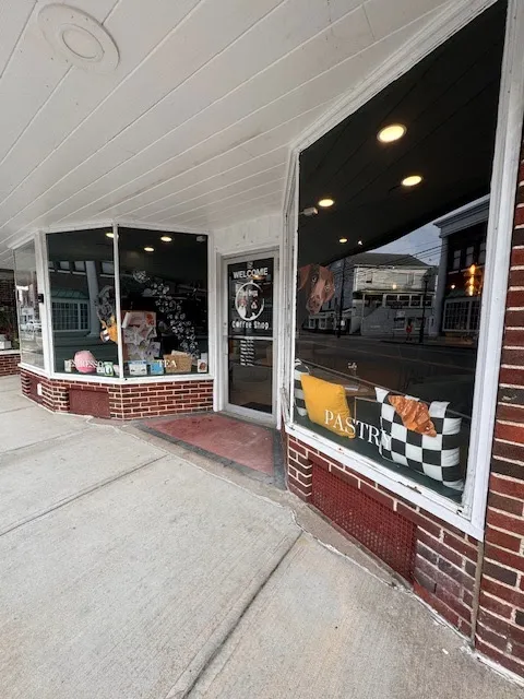 Two Dogs Coffee Shop