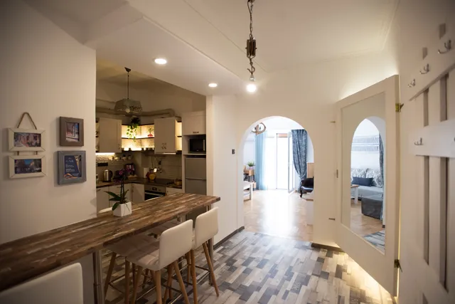 Blue Ark Loving Athens