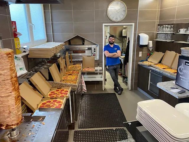 ISTANBUL Cafe Pizzeria Kebap