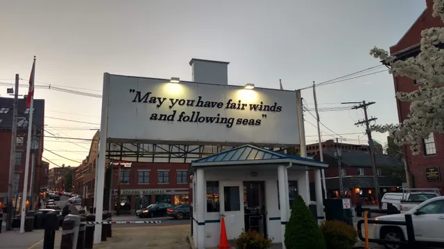 DiMillo's Old Port Marina & Gift Shop