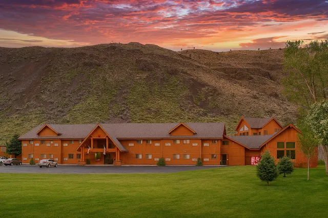 Yellowstone Village Inn and Suites