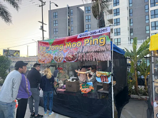 DS (Damnoen Saduak) Night Market