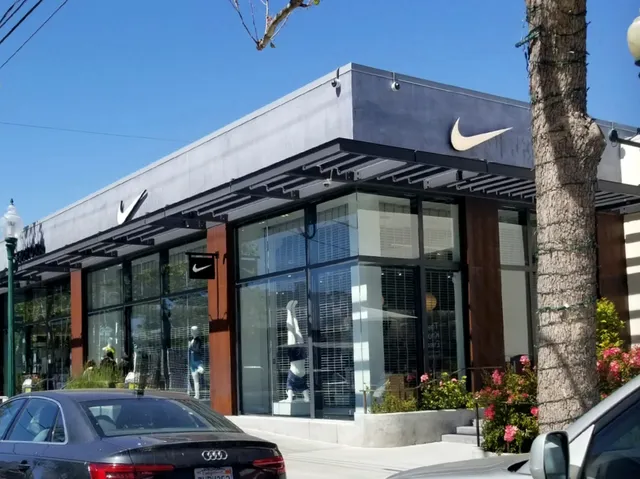 Nike Berkeley