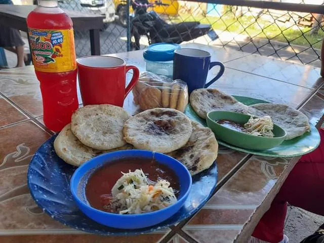 God's Blessing "La Jaula" Pupuseria