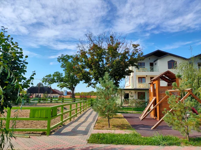 Gostinichnyy Kompleks "Sira Din"