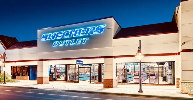 SKECHERS Warehouse Outlet