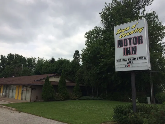 Town'n Country Motor Inn
