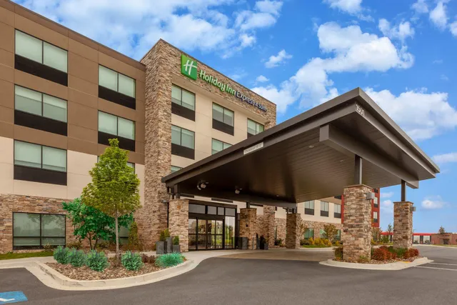 Holiday Inn Express & Suites Brunswick - Harpers Ferry Area by IHG