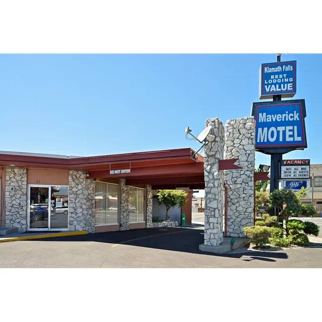 Maverick Motel