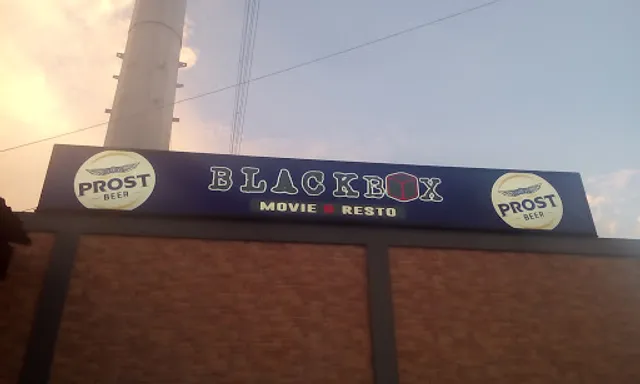 Black Box Movie & Resto