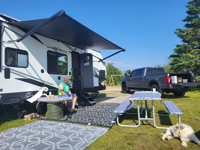 Camper's Cove RV Park & Canoe Livery