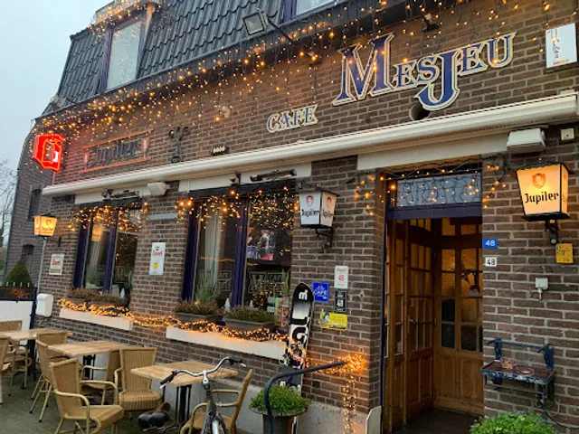 Cafe Mesjeu
