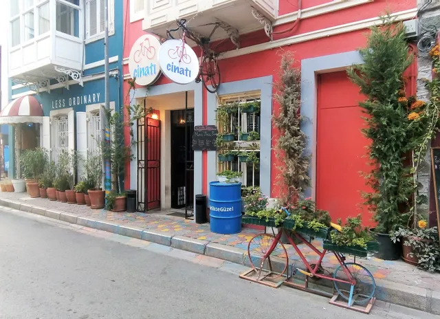Cinatı Cafe Bar