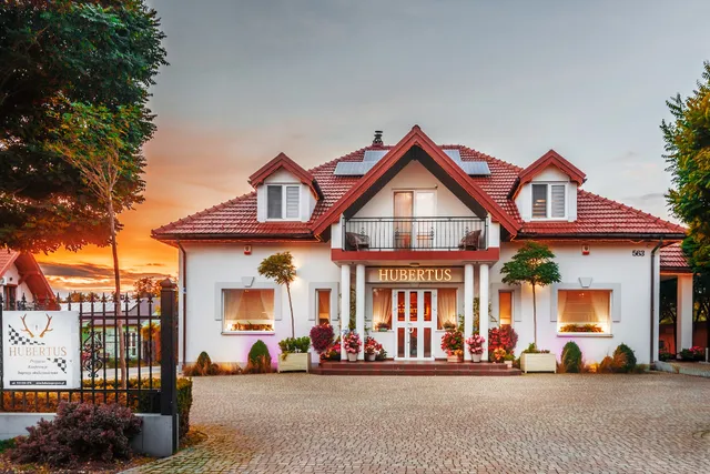 Hotel Hubertus - Hotel. imprezy okolicznościowe, Noclegi & Grill