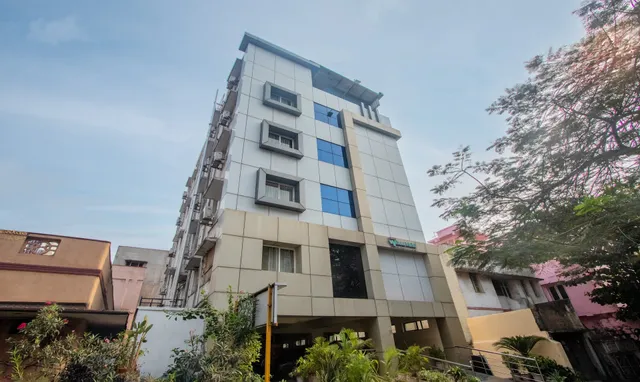 Treebo Marina Grand, Railway Station