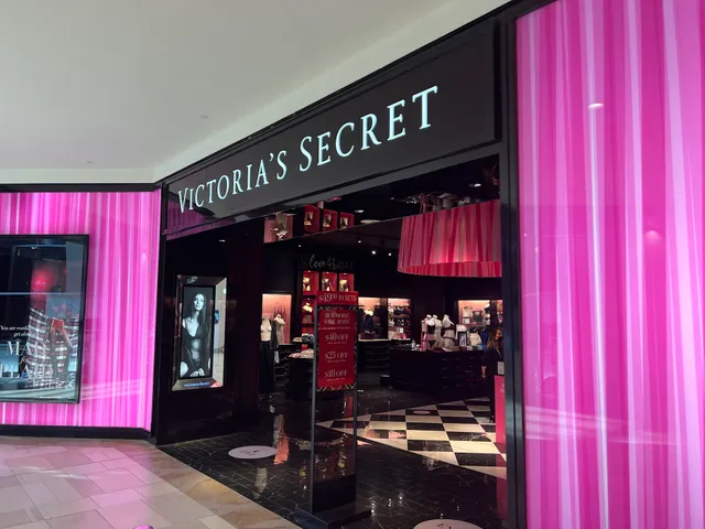 Victoria's Secret & PINK