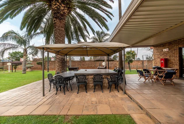 Oppiplot Guest House