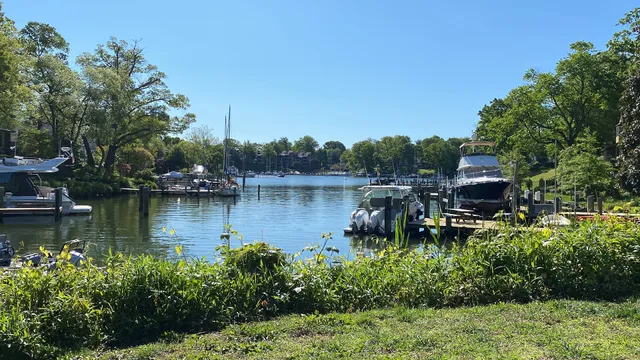 Lafayette Waterfront Park