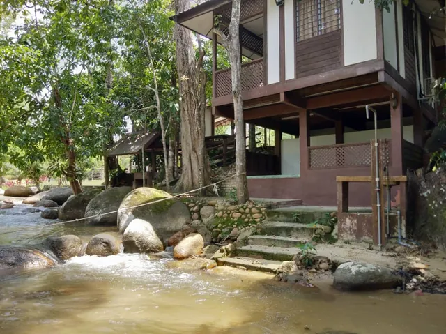 D'Impiana Riverview Chalet