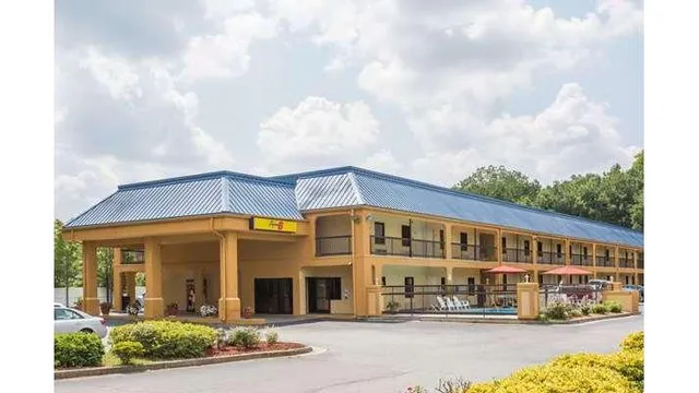 Super 8 by Wyndham Norcross/I-85 Atlanta