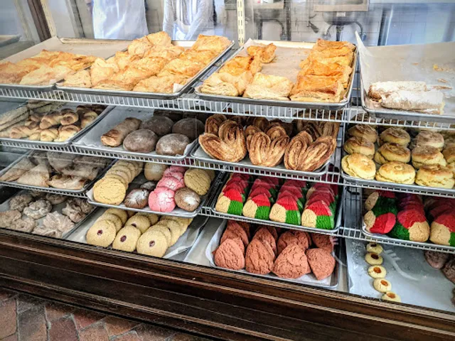 La Estrella Bakery Inc