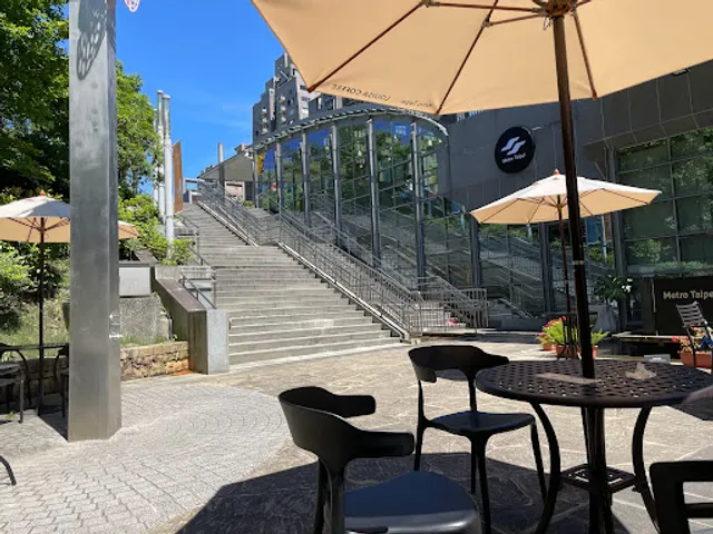 Metro Taipei × Louisa Coffee