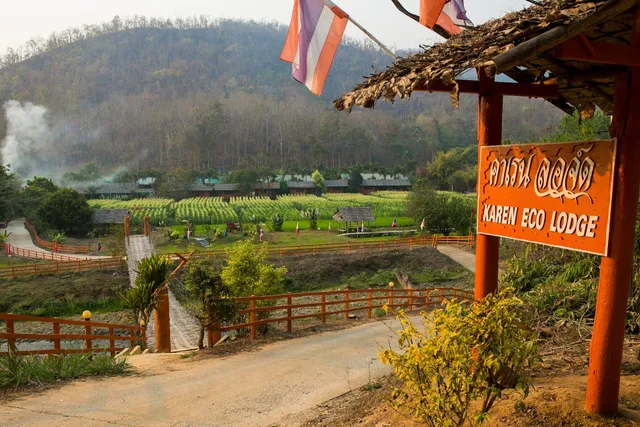 Karen Eco Lodge คาเรน อีโค่ ลอด์จ