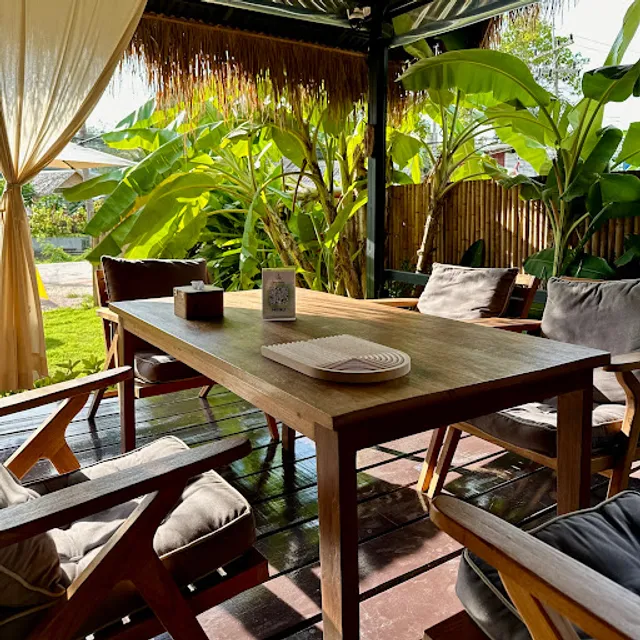 Plantasia — Restaurant & Bar